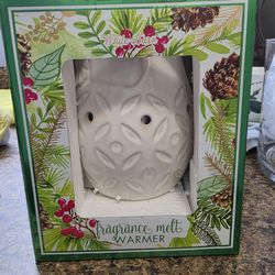 BATH & BODY WORKS FRAGRANCE MELT WARMER NO WICK, NO FLAME JUST FRAGRANCE NEW!