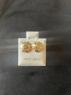 10k gold nugget earrings 1.1g
