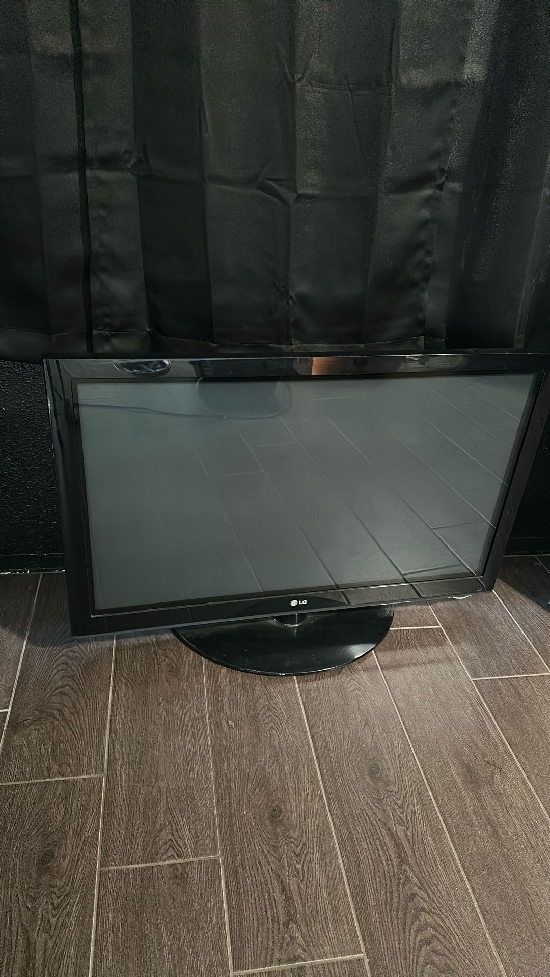 42” LG tv
