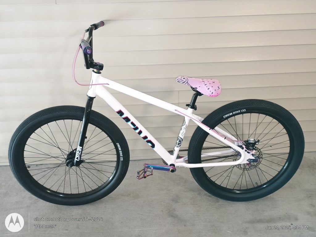 BRAND NEW 27.5" CREW BIKE LIFE/WHEELIE BIKE