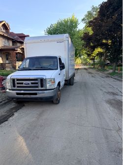 2015 Ford E450 17ft Box