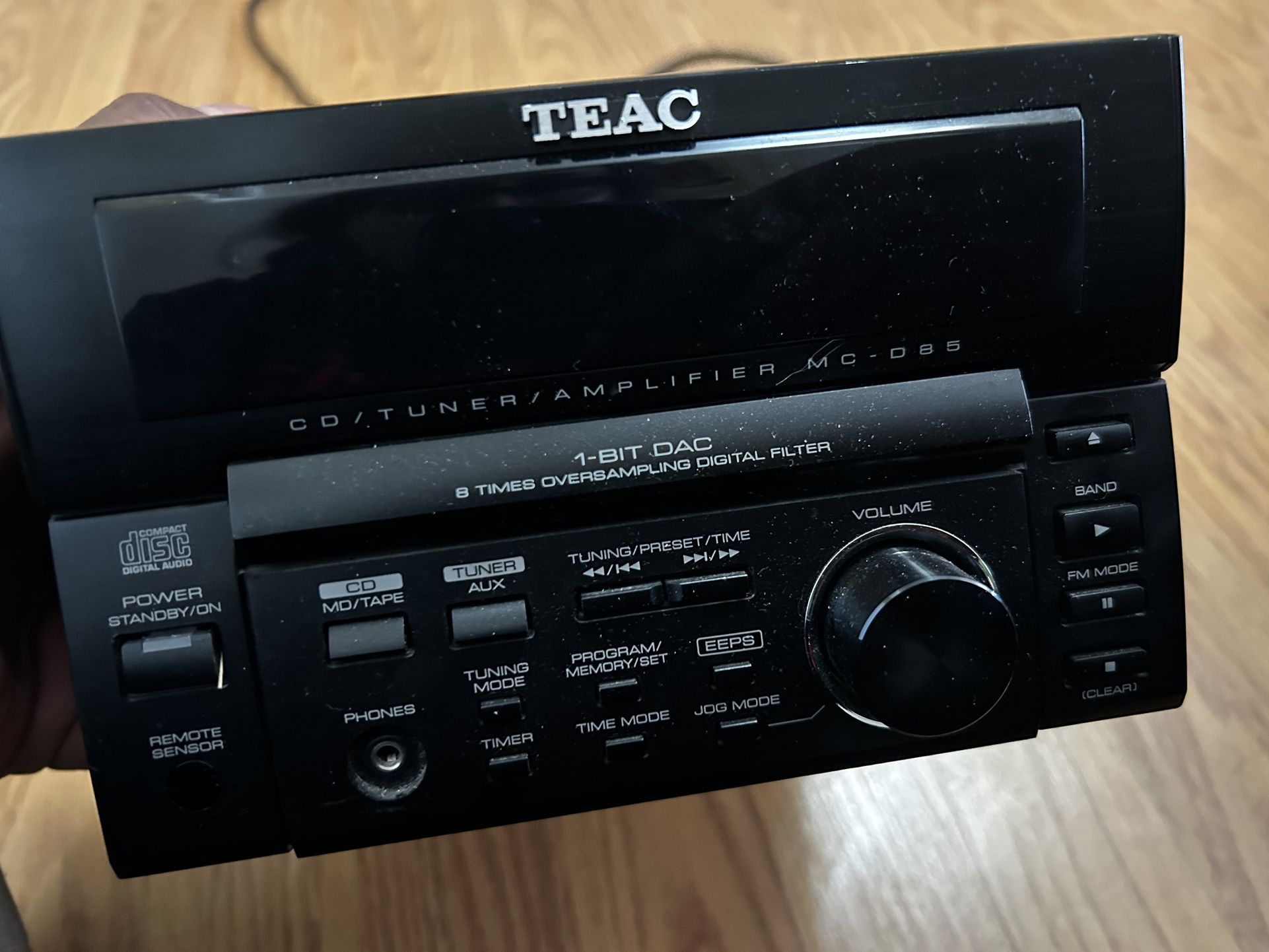 TEAC MC-D85 Compact Disc Player AM/FM Tuner Amplifier
