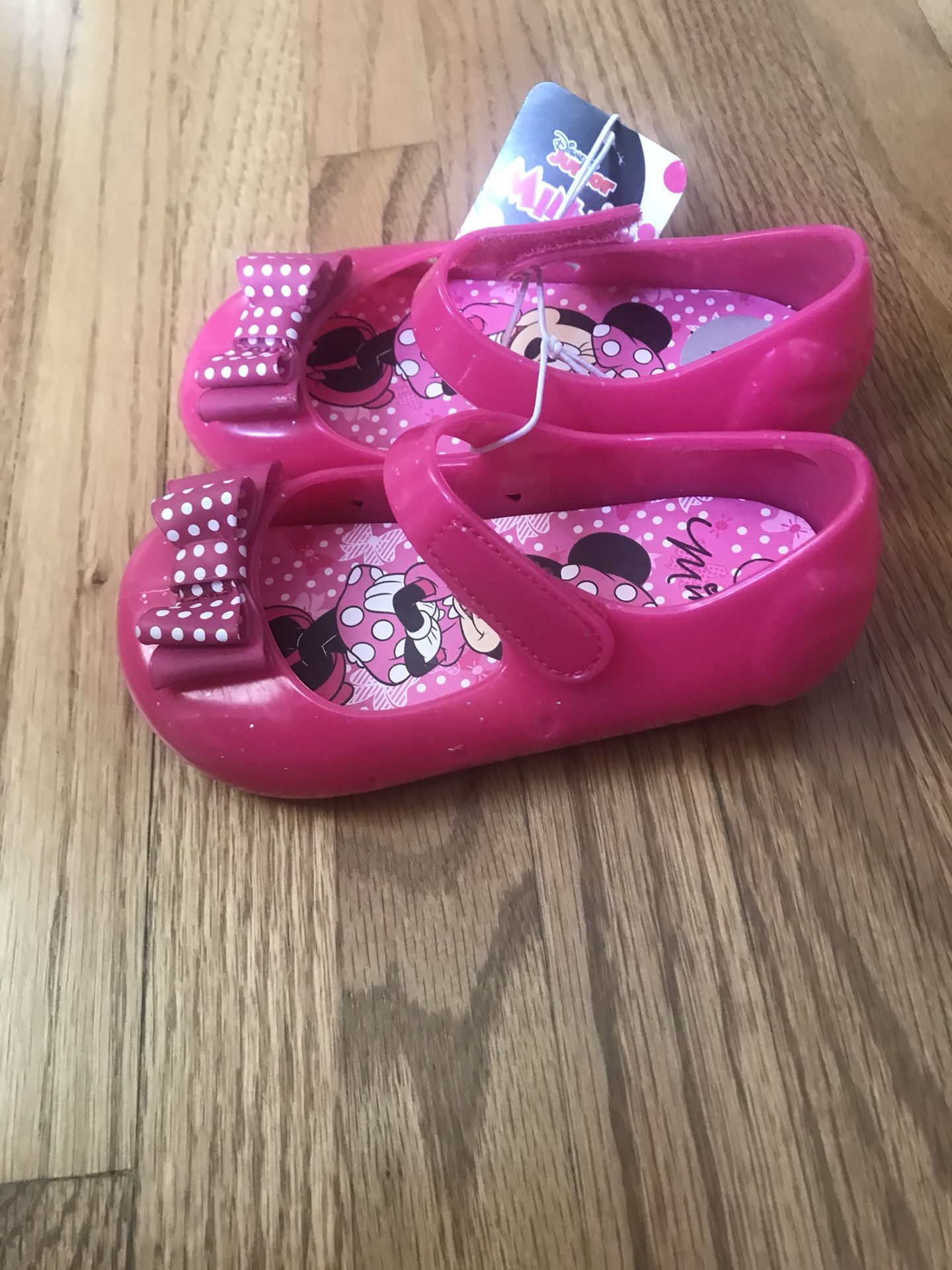 Minnie Mouse girls water shoes size 7