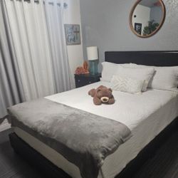 Queen bed frame with headboard/ Cash Only
