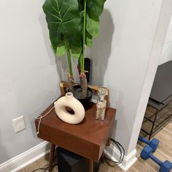 Mid-Century Modern Wooden Side Table / Nightstand