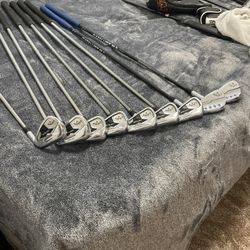Set Of Right Handed Golf Clubs 
