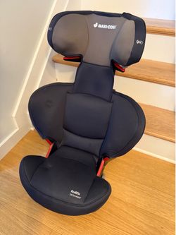 Maxi-Cosi RodiFix AirProtect car booster seat 3.5-12 yrs old