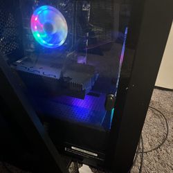 Gaming Pc With Studio Mic