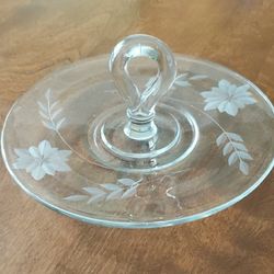 Vintage etched glass serving plate with center handle
