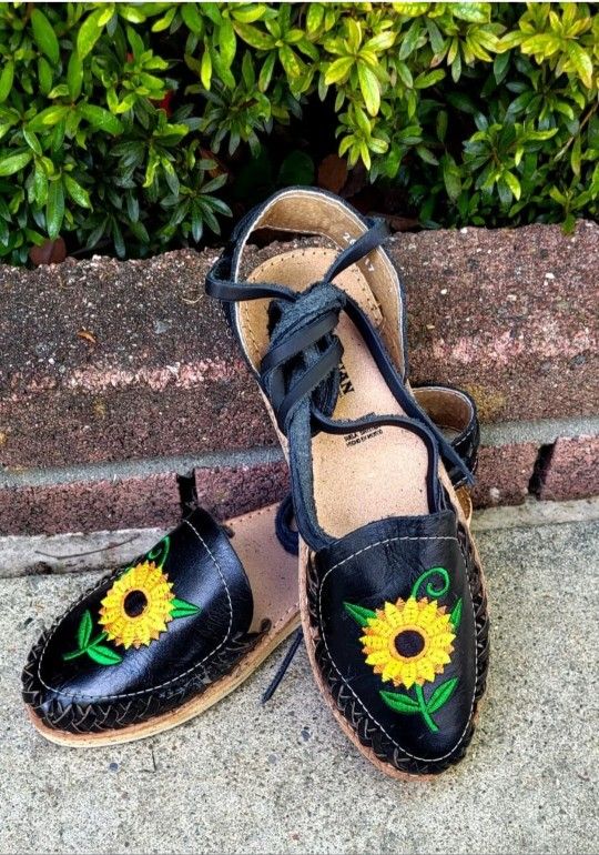 Women's Huarache Artesenal Mexicano Mexican sandals Multiple Designs Ankle Strap
