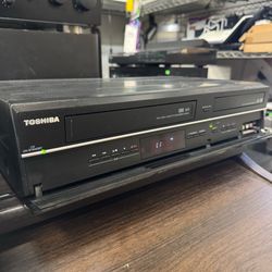 Toshiba DVR620 DVD/VCR Combo Recorder w/ Cable Perfect Working Condition