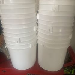 5lb  Plastic Containers With Lids  