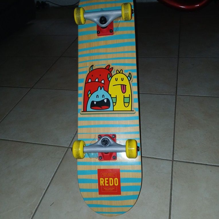 💥REDO SKATEBOARD- BRAND NEW💥