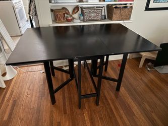 Expandable Dining Table – Perfect for Small Spaces!