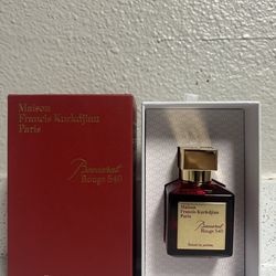 Baccarat Rouge 540 cologne (Can negociate )