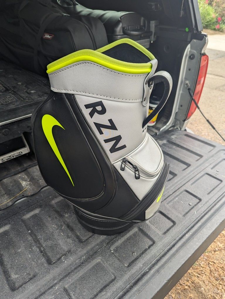 Nike den clearance caddy