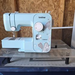 Brothers Sewing Machine With Extended Table
