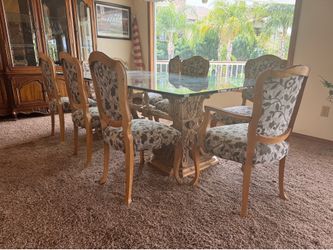 Gorgeous exquisite dining room set