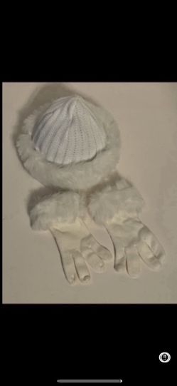 Free Hat/Mittens/faux Fur 