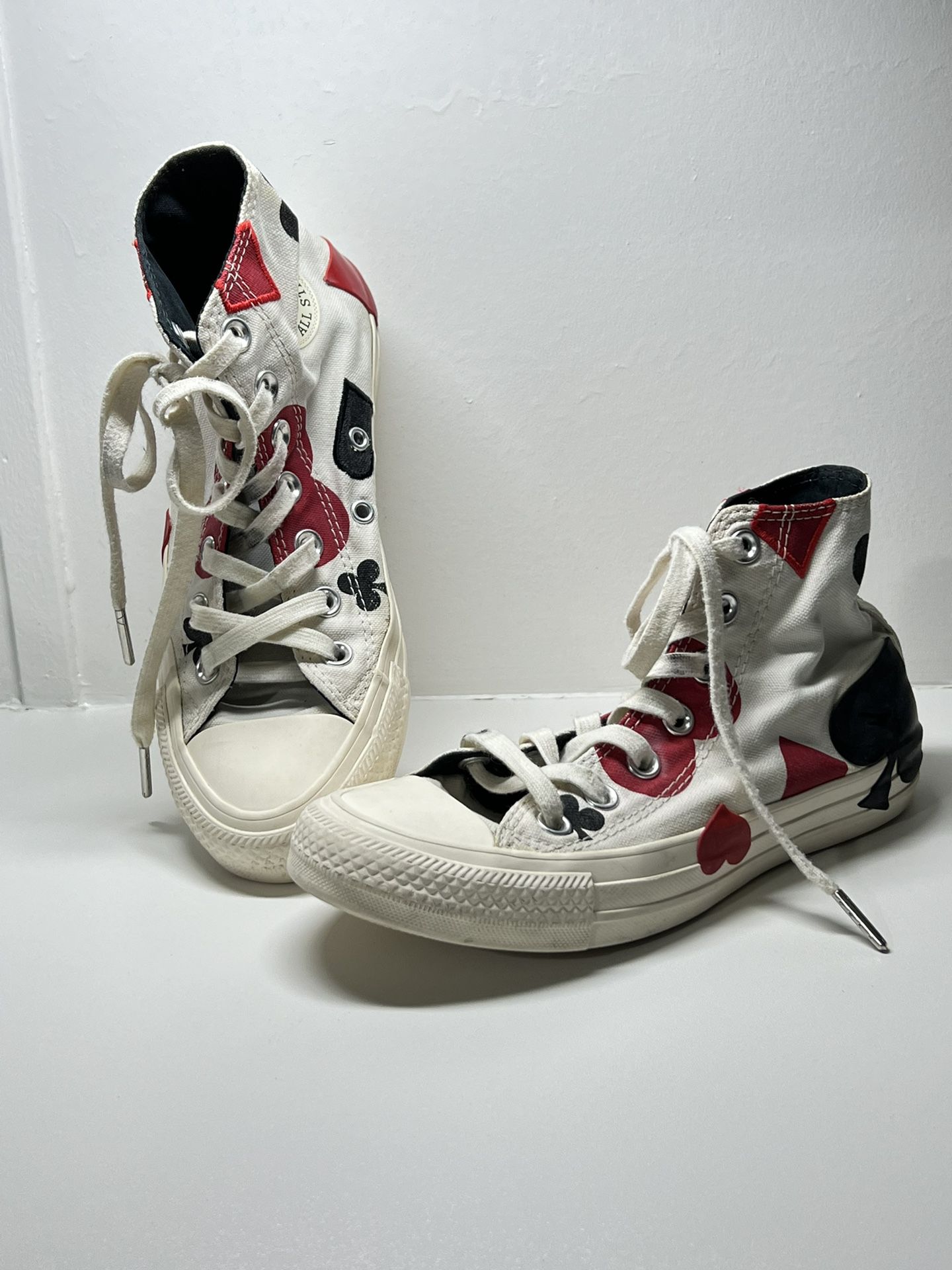 Converse Chuck Taylor All Star Queen of Hearts Hi-Top Sneakers Womens 5.5  Fair condition 