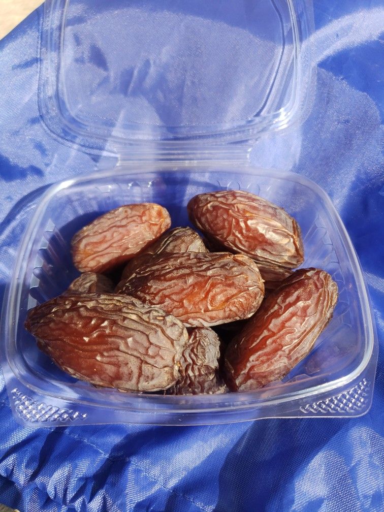 Organic Medjool Dates For Sale!!!!! $4 Each Container .