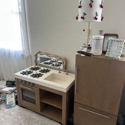 Pottery Barn Kids Charlie Kitchen Collection