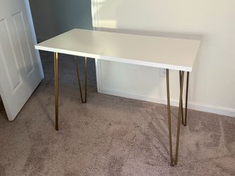 Desk. Escritorio