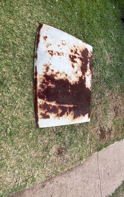 90z Toyota pickup hood