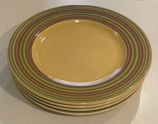4 Pier 1 dinner plates.