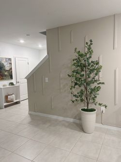 Artificial tree without planter