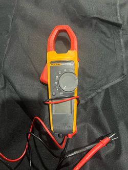 Fluke 373 true-rms clamp meter