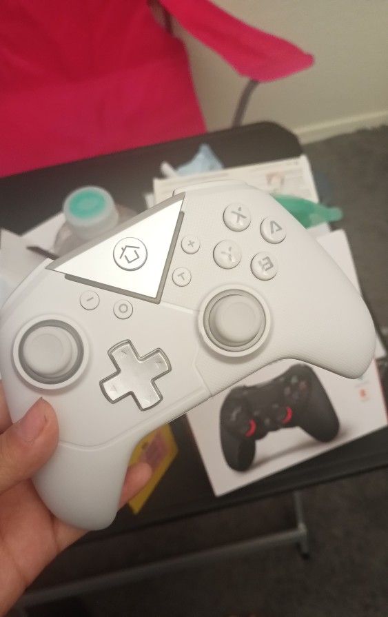 WIRELESS NINTENDO SWITCH CONTROLLER