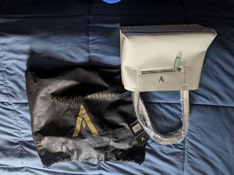 Vanessa Williams purse, tote bag, wallet, make-up case and backpack. All brand new in bag