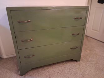 Green lacquer 3 drawer bedroom dresser
