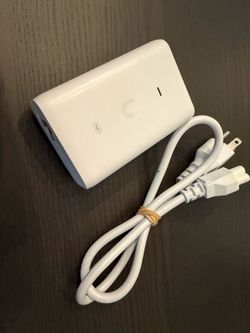 UniFi PoE+ injector