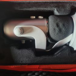 Blue Yeti mic with hardshell case (LIKE NEW)