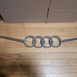 Audi Emblem Xl!