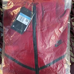 Red Nike Tech, Size M