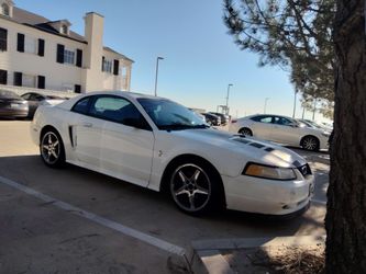 2000 Ford Mustang