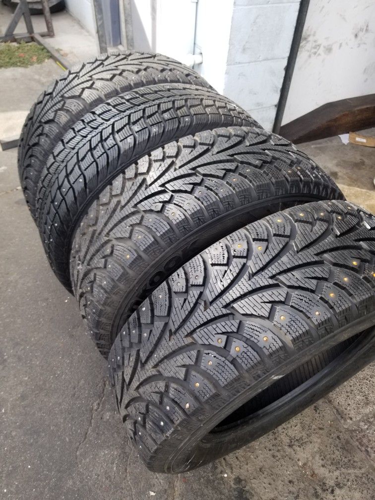 4 used winter tires 225 60r16 Hankook $250.00