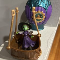 Wicked hot air balloon collectible missing pieces on balloon 