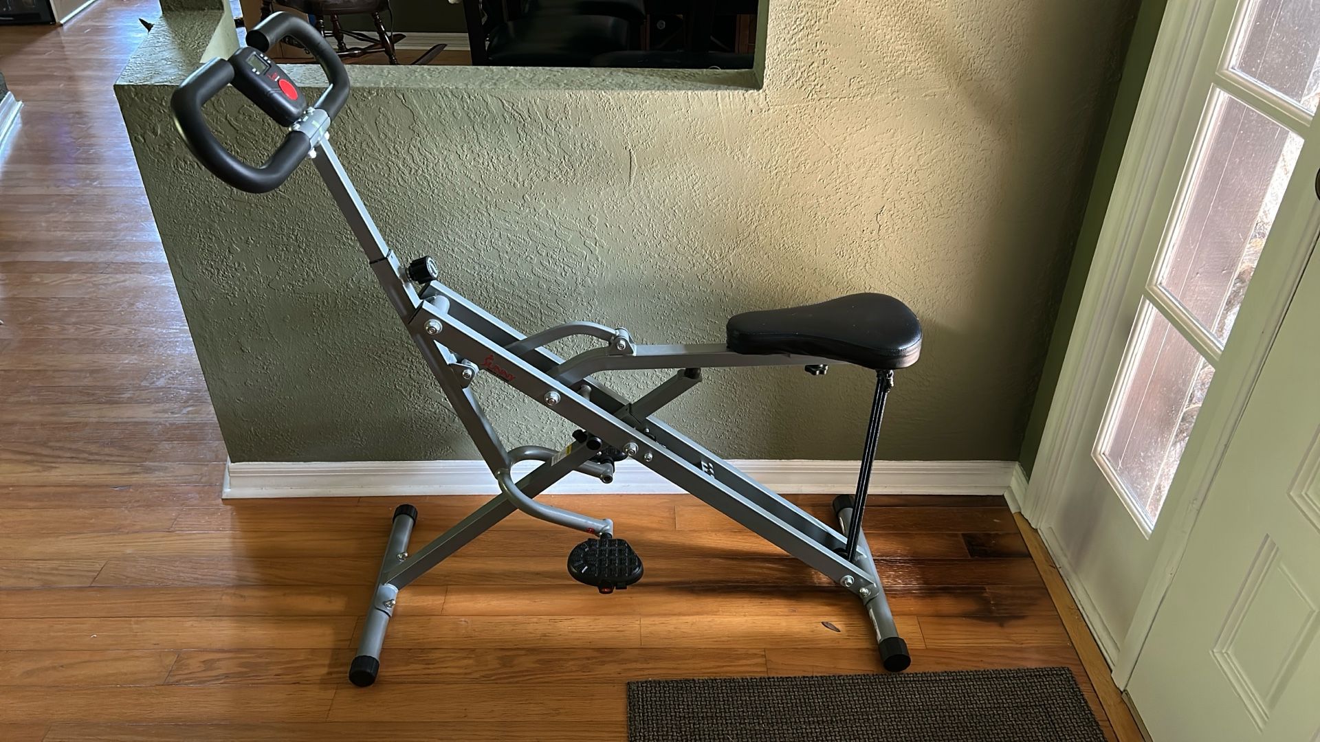 Upright Row - Squat Assis Trainer For Ab And Glute