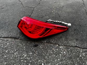 Infiniti Q50 taillight