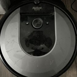 Roomba i8 With Extra Bags
