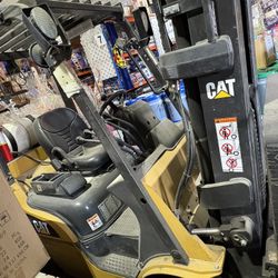 2010 CAT Forklift 2C6000 