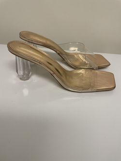 Fashion Nova Women’s Sandals Size 9
