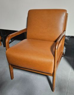 Caramel retro accent chair