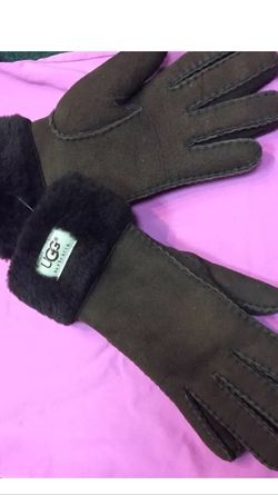 Ugg gloves - brown uggs