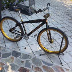 SE..29- Black & Gold- Big Ripper.