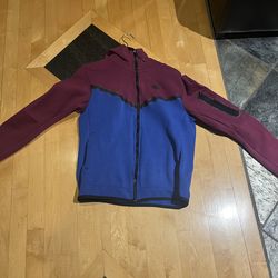 Nike tech size small